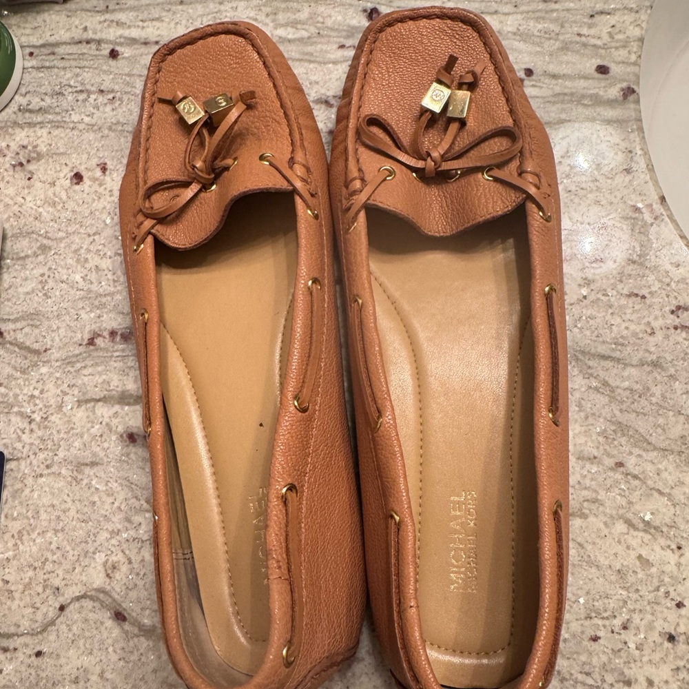 Michael Kors Tan Leather Women's Sutton Moccasin Flat Loafers for Women